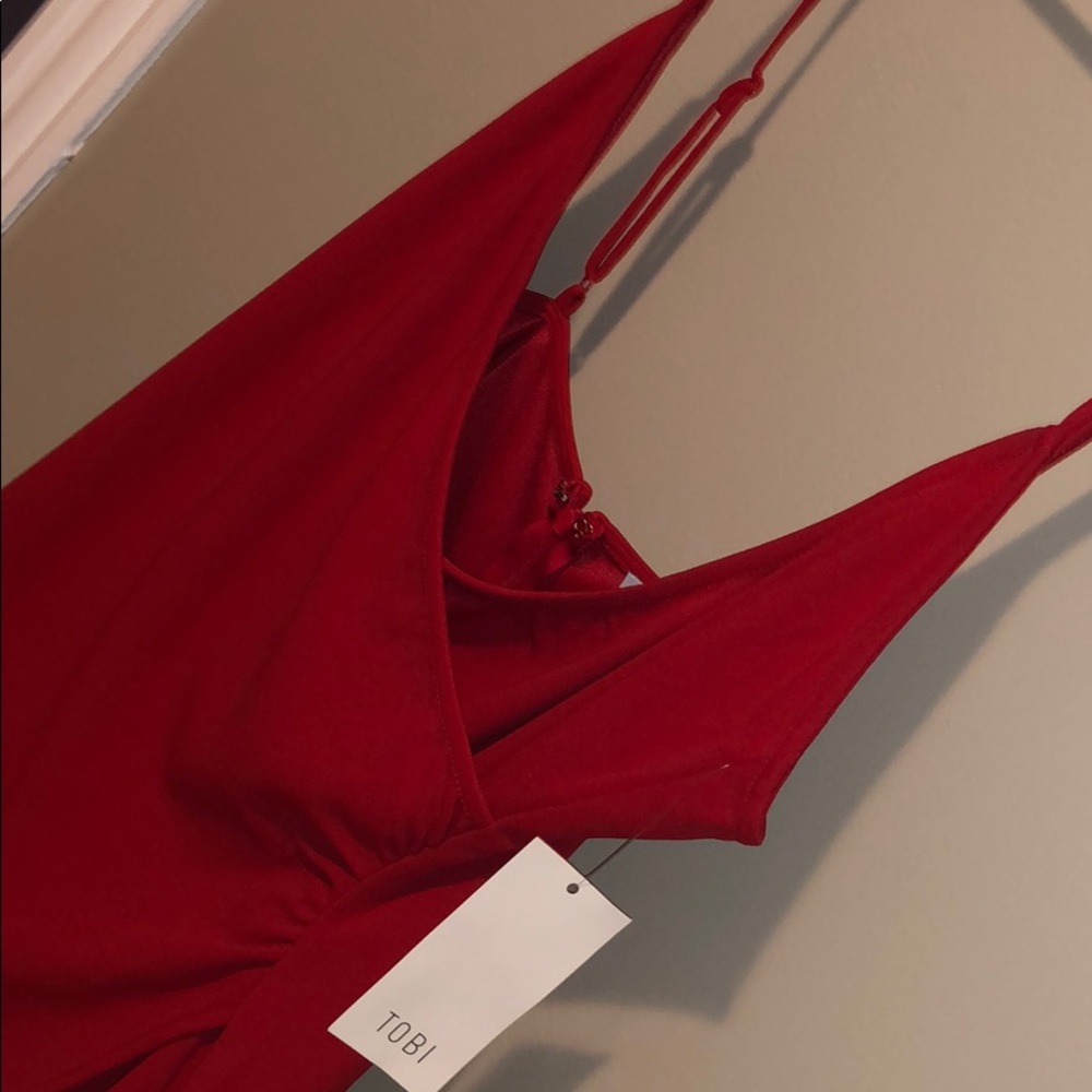BRAND NEW W/ TAGS - Tobi - size M